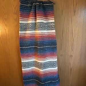 Multi-Purpose La Montana Falsa Blanket in Pretty in Punch